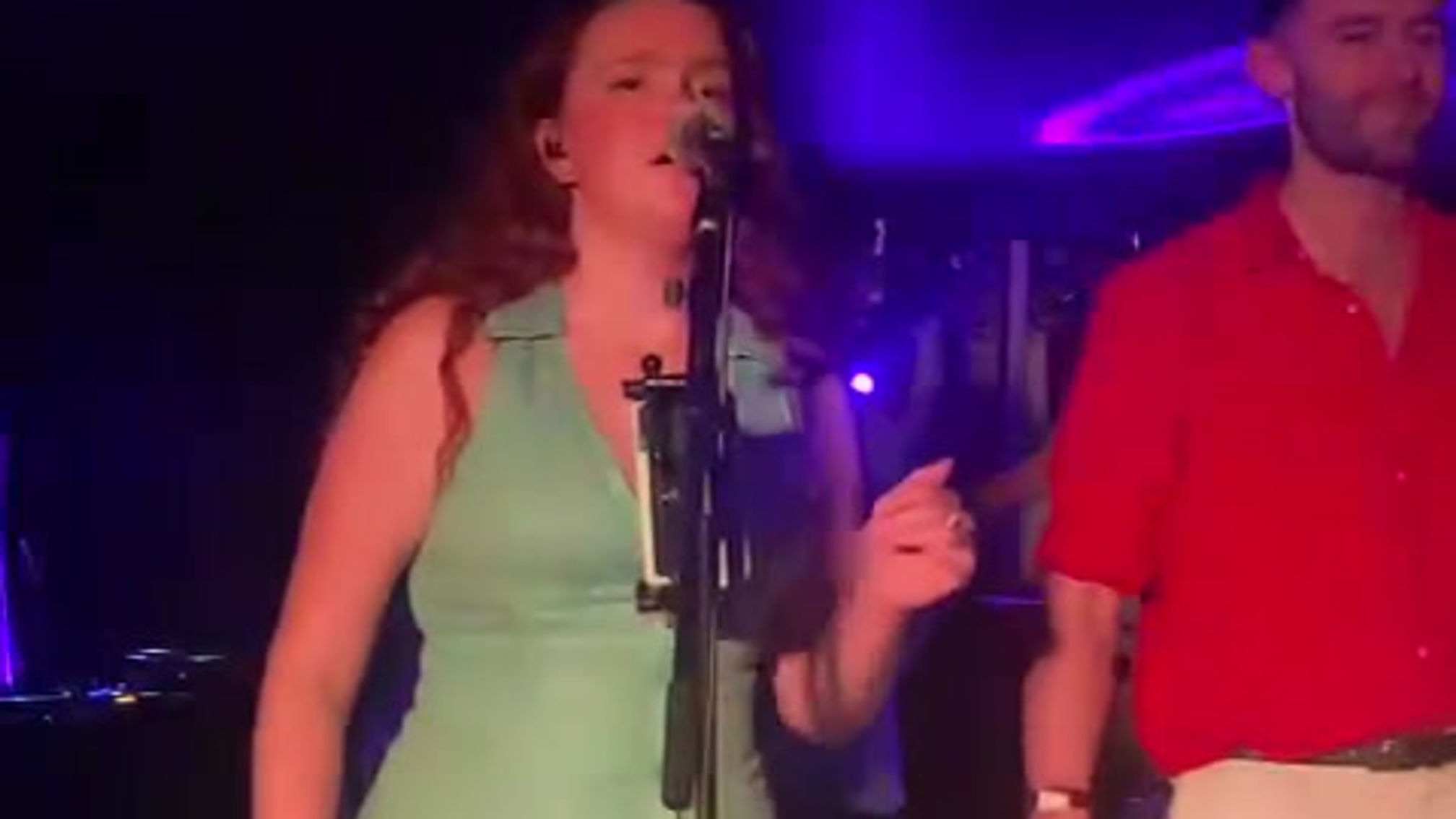 Liv belting out some Etta at the Fox and Firkin